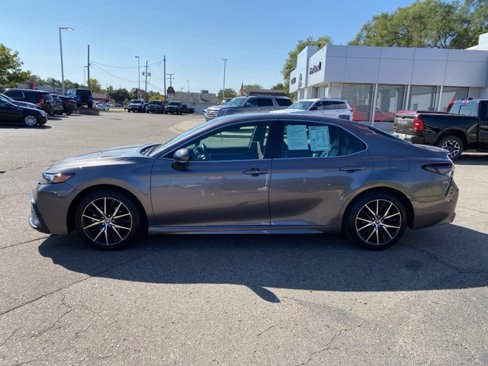 Used 2023 Toyota Camry SE image 8