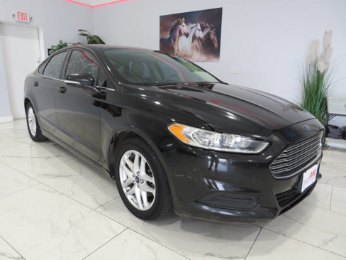 Used 2014 Ford Fusion SE image 1