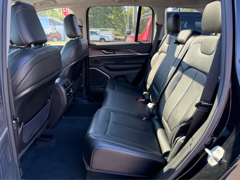 Used 2022 Jeep Grand Cherokee Limited 4xe image 25