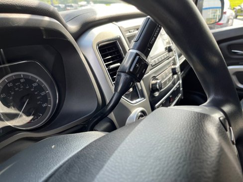 Used 2018 Nissan Titan S image 22