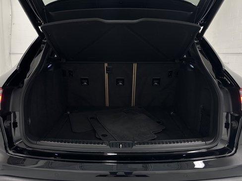 Used 2022 Porsche Macan image 43