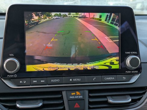 Used 2024 Nissan Altima 2.5 SV image 17