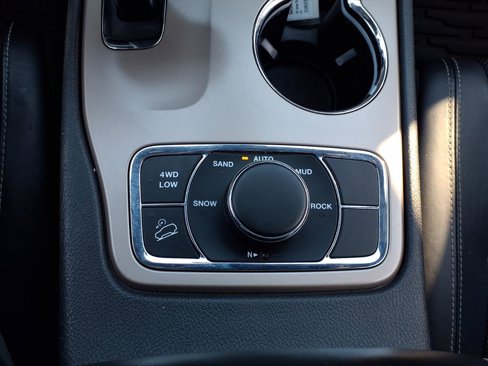 Used 2014 Jeep Grand Cherokee Limited w/ Luxury Group II image 12
