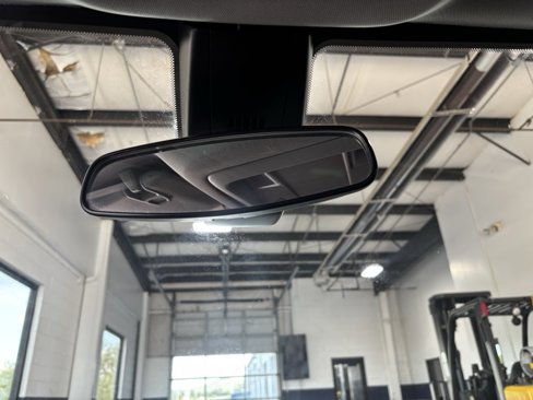 Used 2023 GMC Acadia SLE image 28