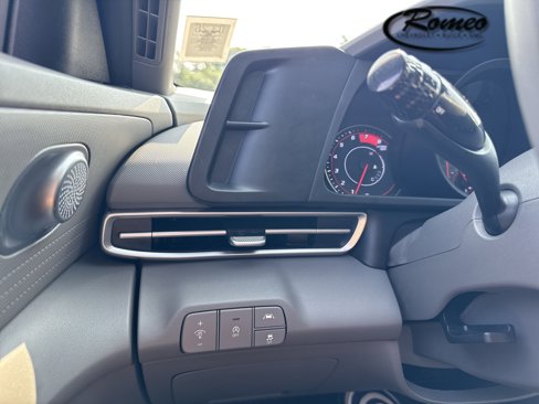 Used 2021 Hyundai Elantra SE image 24
