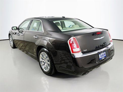 Used 2013 Chrysler 300 C image 5