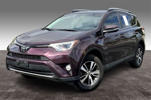 Used 2018 Toyota RAV4 XLE image 2