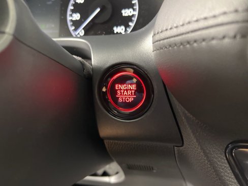 Certified 2025 Honda HR-V LX image 32