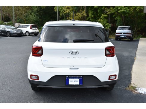 New 2025 Hyundai Venue SE image 4