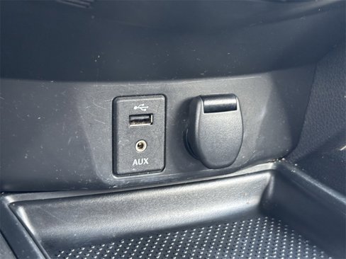 Used 2016 Nissan Rogue SV image 30