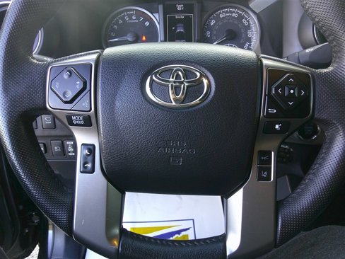 Used 2021 Toyota Tacoma Limited image 11