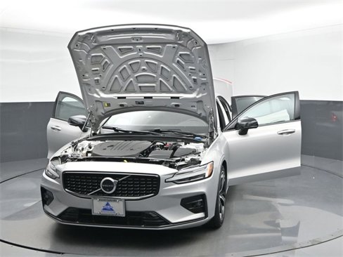 Used 2024 Volvo S60 B5 Plus image 52
