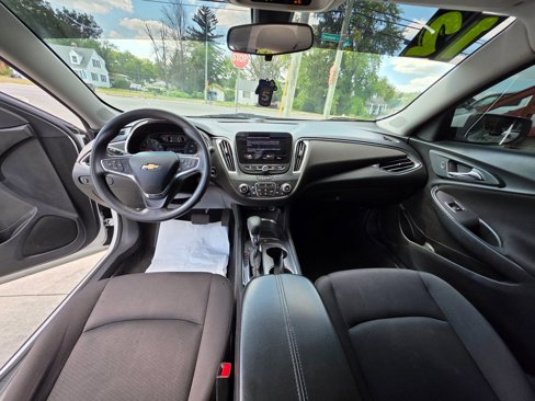 Used 2021 Chevrolet Malibu LT image 16