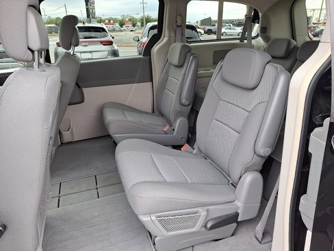 Used 2010 Dodge Grand Caravan Crew w/ Heated Seat Group image 11
