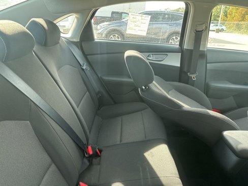 Used 2024 Kia Forte LXS image 4
