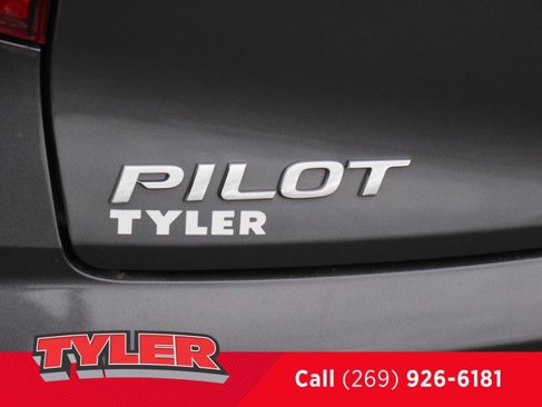 Used 2020 Honda Pilot Touring image 14