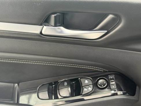 Used 2023 Nissan Sentra SV image 18