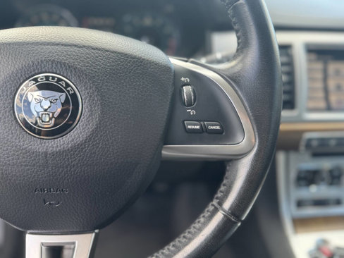 Used 2015 Jaguar XF Portfolio image 15