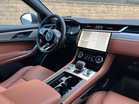 New 2025 Jaguar F-PACE R-Dynamic S image 11