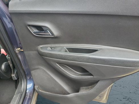 Used 2018 Chevrolet Trax LS image 15
