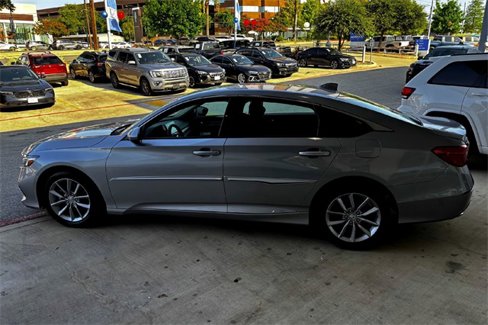 Used 2021 Honda Accord LX image 4