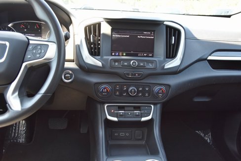 Used 2022 GMC Terrain SLE w/ Driver Convenience Package image 18