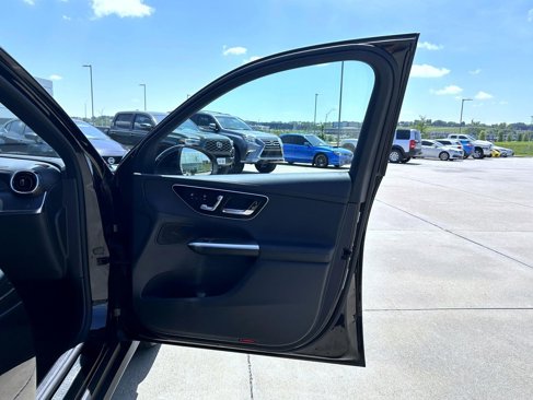 Used 2024 Mercedes-Benz GLC 300 4MATIC image 17