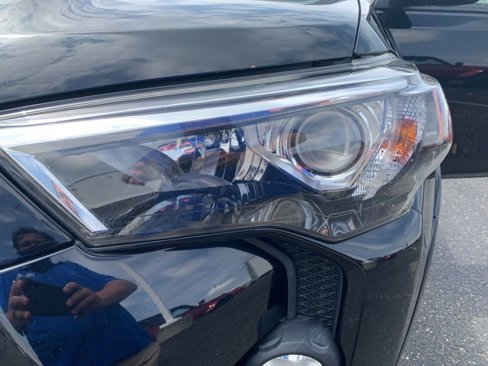 Used 2018 Toyota 4Runner SR5 Premium image 31