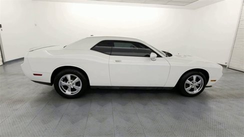 Used 2010 Dodge Challenger SE image 9