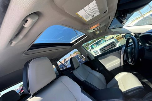 Used 2018 Toyota RAV4 Limited image 27