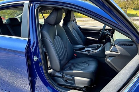 Used 2023 Toyota Camry SE image 7