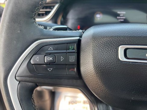 Certified 2023 Jeep Grand Cherokee Altitude image 9