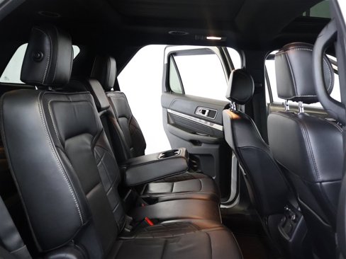 Used 2016 Ford Explorer Platinum image 19