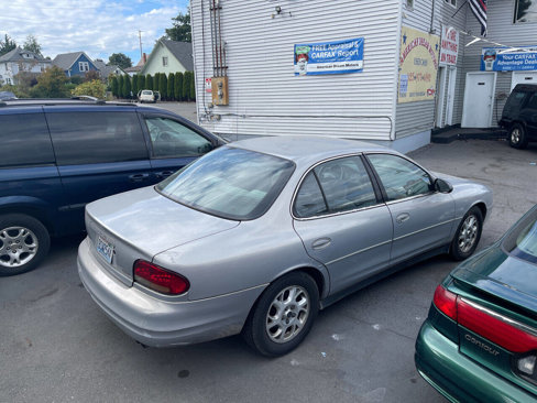 Used 2000 Oldsmobile Intrigue GX image 4