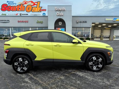 Used 2024 Hyundai Kona SEL image 2