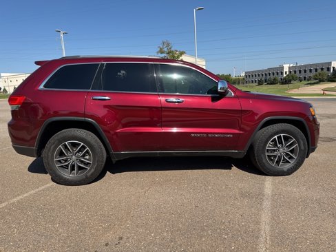 Used 2018 Jeep Grand Cherokee Limited w/ Trailer Tow Group IV image 3