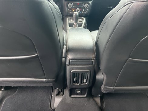 Used 2021 Jeep Compass Latitude image 16