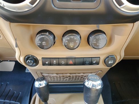 Used 2018 Jeep Wrangler Unlimited Rubicon w/ Connectivity Group image 26