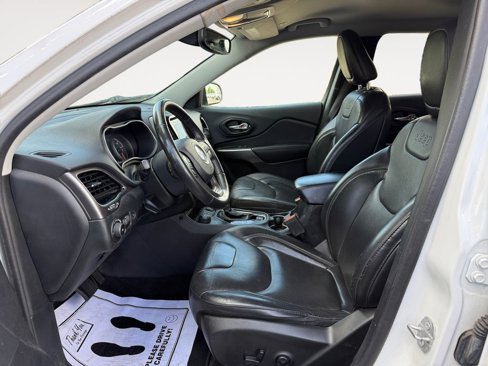Used 2019 Jeep Cherokee Limited w/ Technology Group image 9