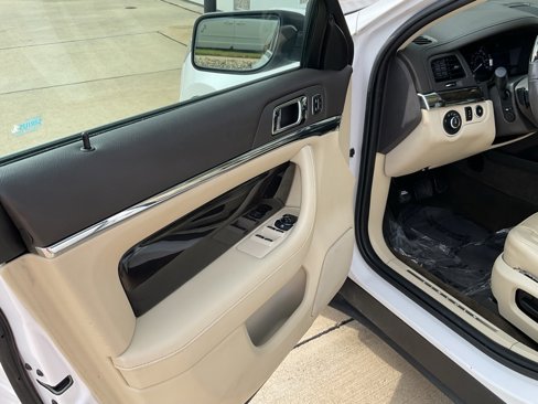 Used 2014 Lincoln MKS w/ Equipment Group 101A image 7