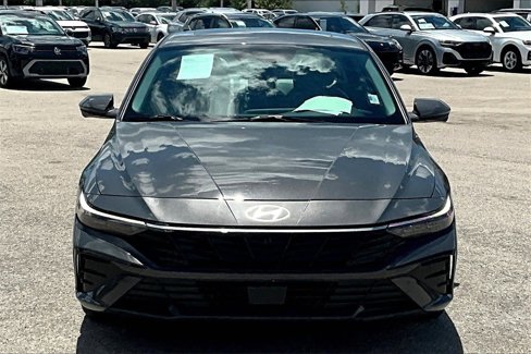 Used 2024 Hyundai Elantra Limited image 10