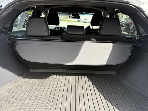 Used 2023 Toyota Venza XLE image 26