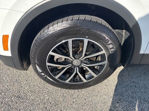 Certified 2021 Volkswagen Tiguan SE w/ Panoramic Sunroof Package image 16