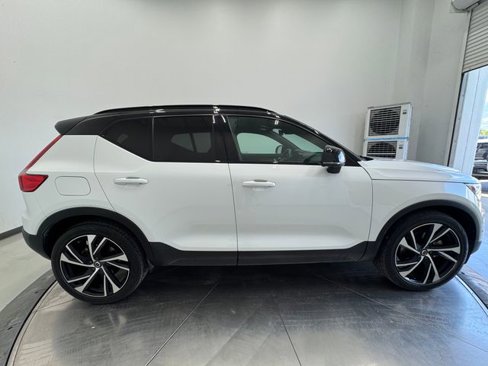 Used 2019 Volvo XC40 T5 R-Design image 13