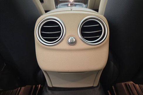 Used 2015 Mercedes-Benz C 300 4MATIC Sedan image 25