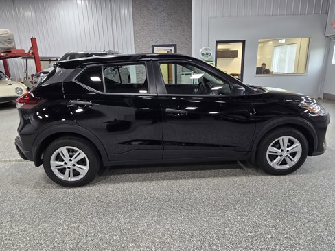 Used 2023 Nissan Kicks S image 6
