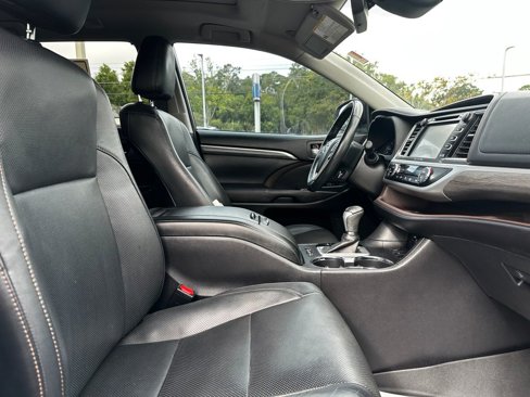 Used 2017 Toyota Highlander Limited Platinum image 41