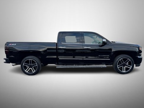 Used 2017 Chevrolet Silverado 1500 LTZ Z71 w/ LTZ Plus Package image 6