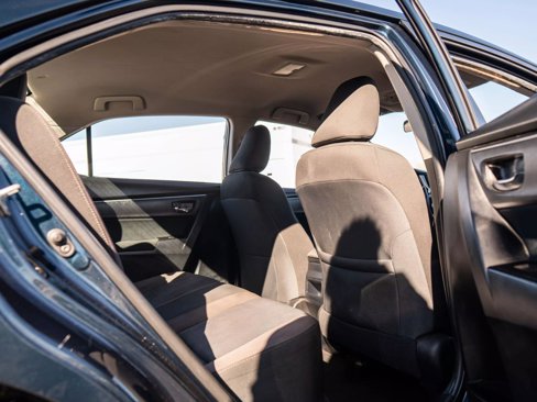 Used 2018 Toyota Corolla LE image 16