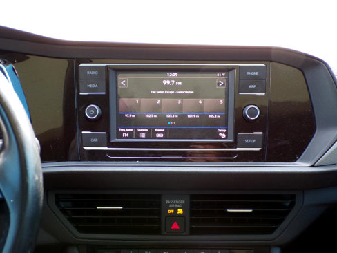 Used 2019 Volkswagen Jetta SE image 17